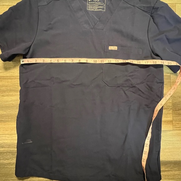 FIGS Women Scrub Top- Small - Picture 5 of 10